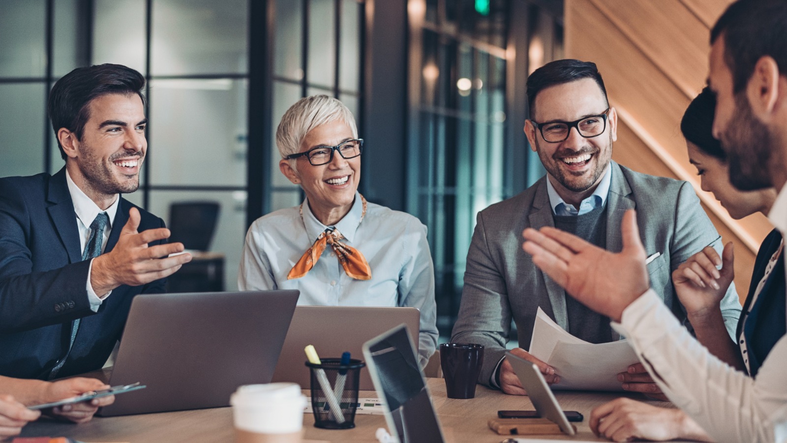 Equipe G+ Nexus Board em painel de estratégia